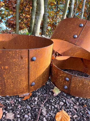 Riveted corten steel ring - riveted,